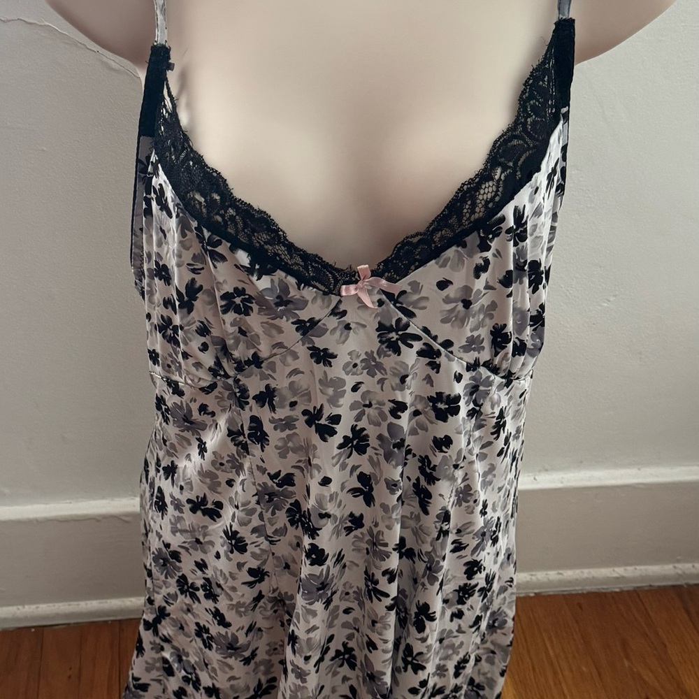 Black and white ditsy floral Y2K goth lace trim slip dress siz M spaghetti boho